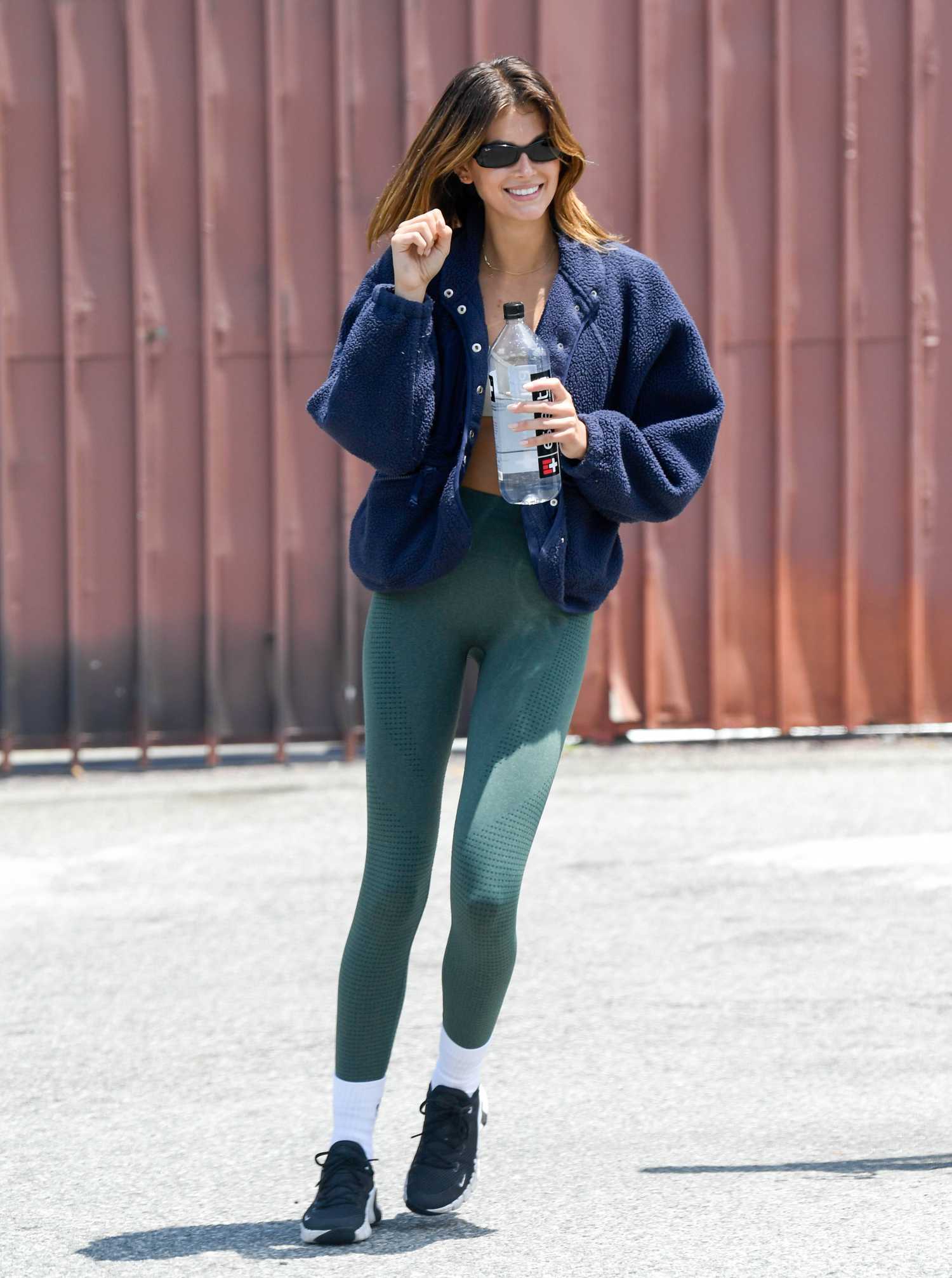 Kaia Gerber in an Olive Leggings Leaves the Gym n Los Angeles – Celeb Donut