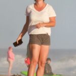Kendra Wilkinson in a White Tee Was Seen on the Beach in Malibu
