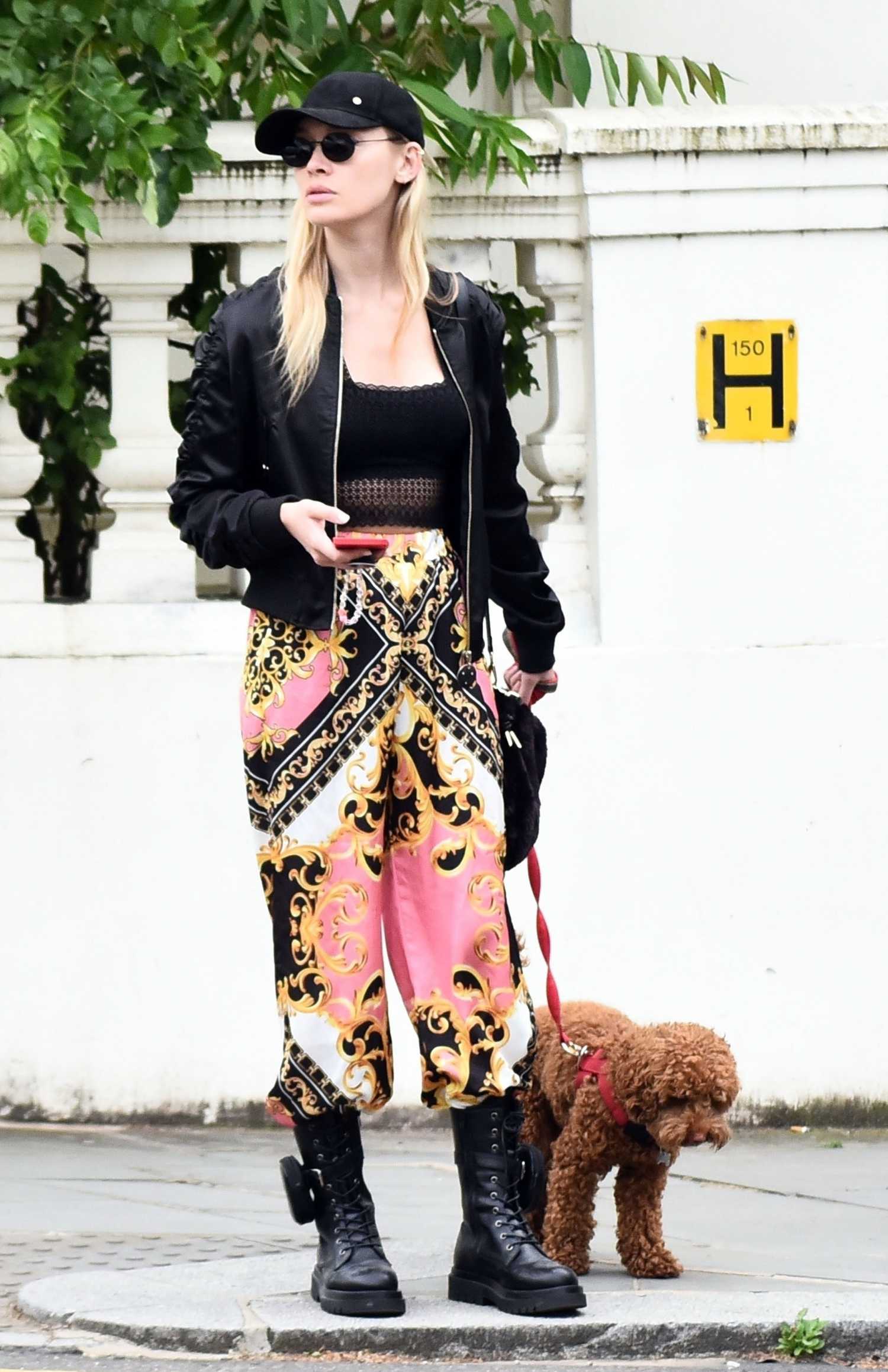 Roxy Horner – Celeb Donut