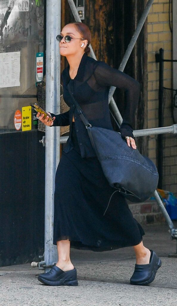 Tessa Thompson in a Black Skirt