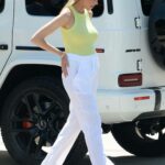 Heather Young in a White Pants Was Seen Out with Husband Tarek El Moussa in Long Beach