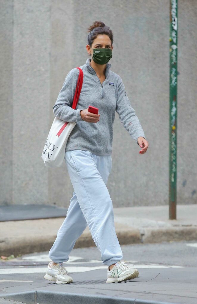 Katie Holmes in an Olive Protective Mask