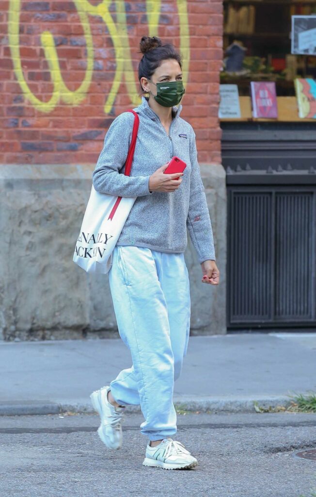 Katie Holmes in an Olive Protective Mask