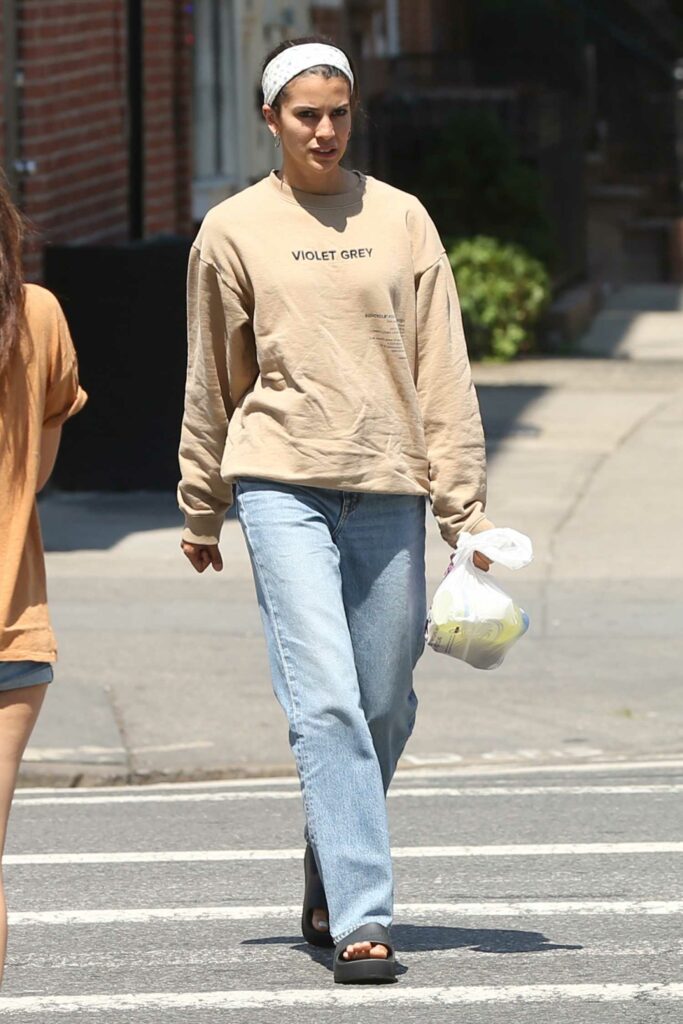 Kenya Kinski-Jones in a Beige Sweatshirt