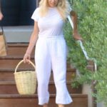 Pamela Anderson in a White Tee Goes Shopping in Malibu