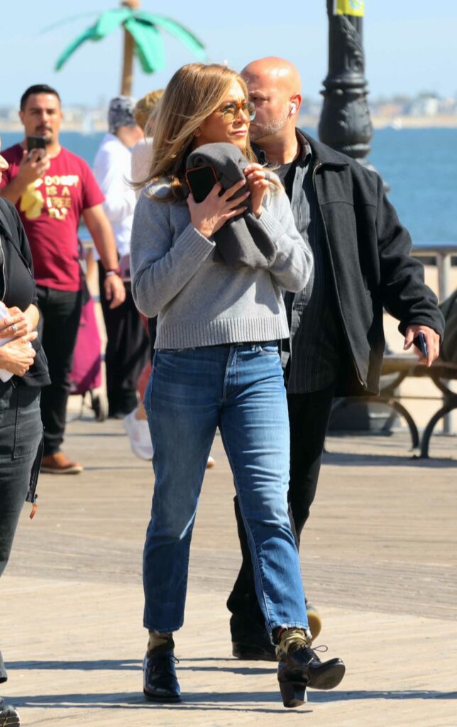 Jennifer Aniston in a Grey Sweater