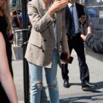 Kate Beckinsale in a Blue Ripped Jeans Leaves the Naeem Khan Fashion Show in New York