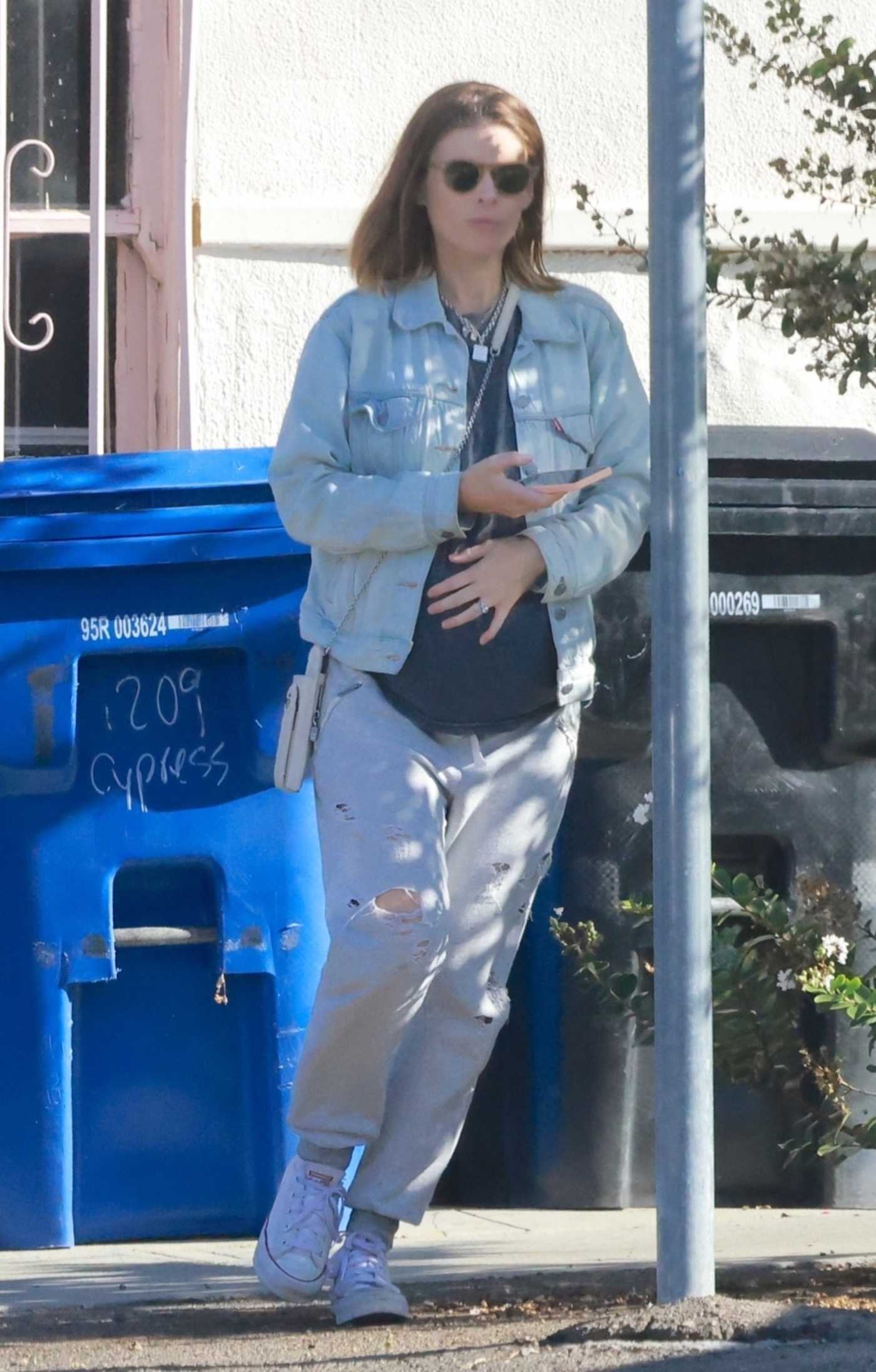 Kate Mara in a Grey Ripped Sweatpants Was Seen Out in Los Angeles