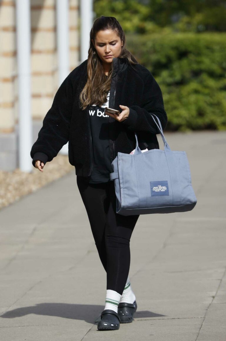 Jacqueline Jossa in a Black Outfit Heads to the Gym in Essex – Celeb Donut