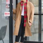 Gwen Stefani in a Beige Coat Steps Out to a Nail Salon in Los Angeles