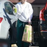 Kate Mara in a White Sweatshirt Goes Grocery Shopping in Los Feliz