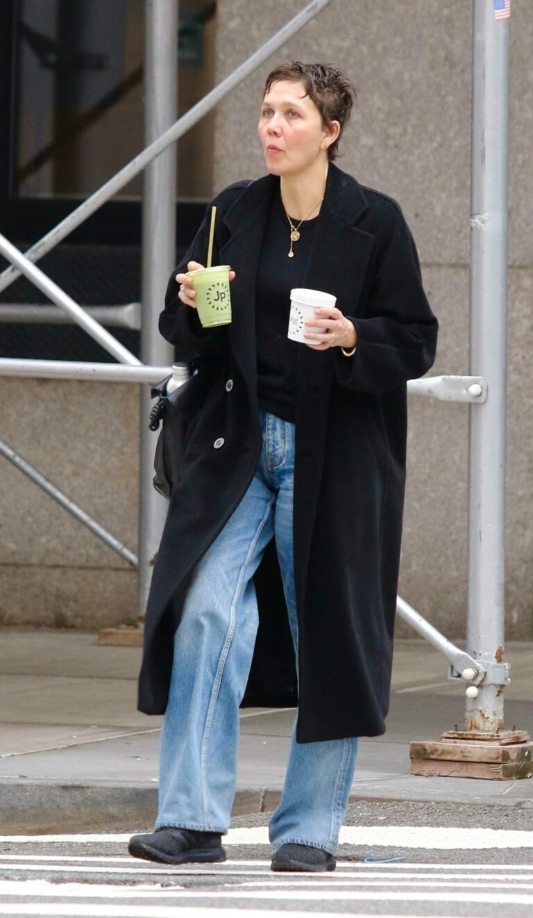 Maggie Gyllenhaal in a Black Coat Was Seen Out in Manhattan’s Downtown