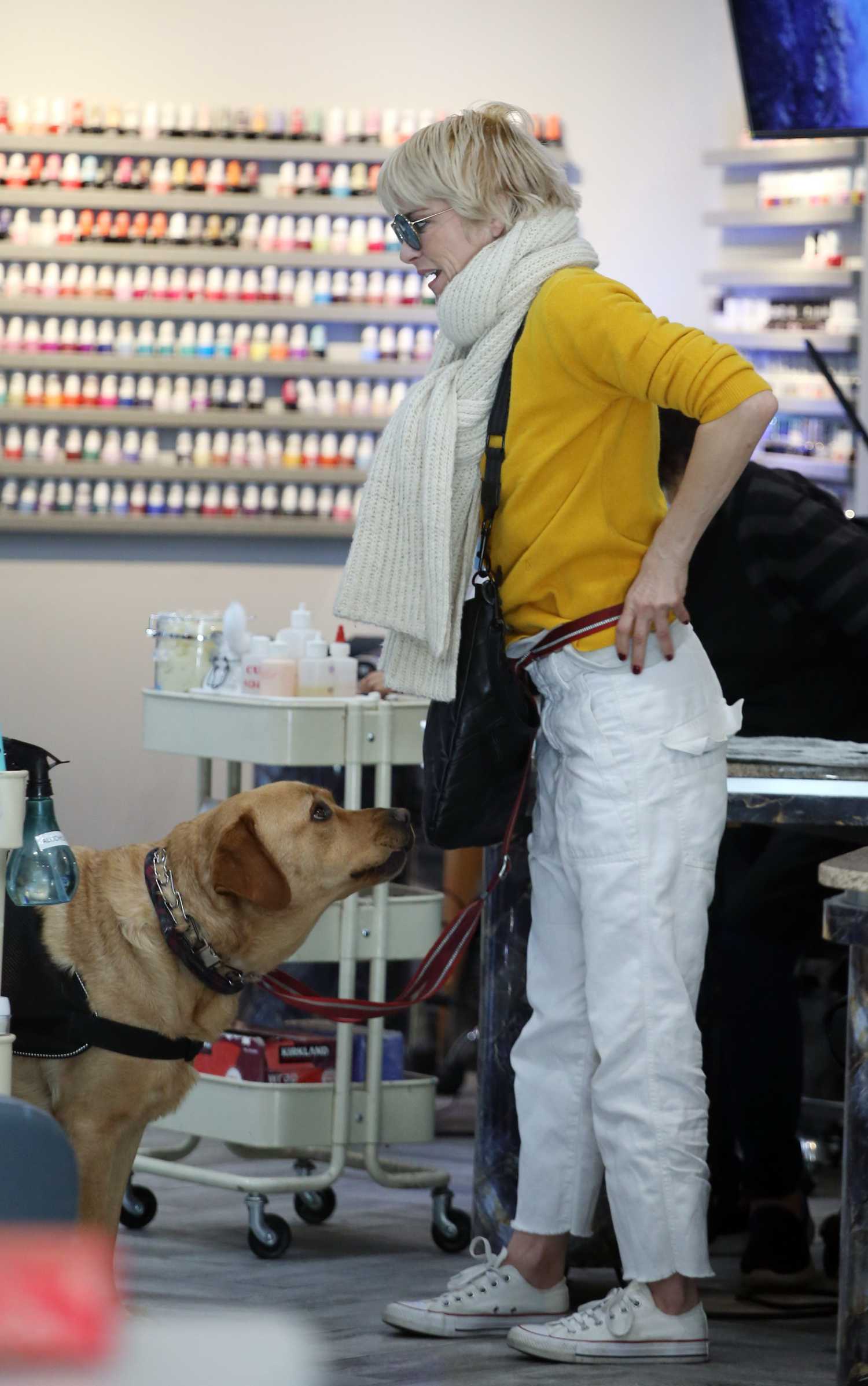 Selma Blair in a White Pants Gets Her Nails Done at La Flora Nails in