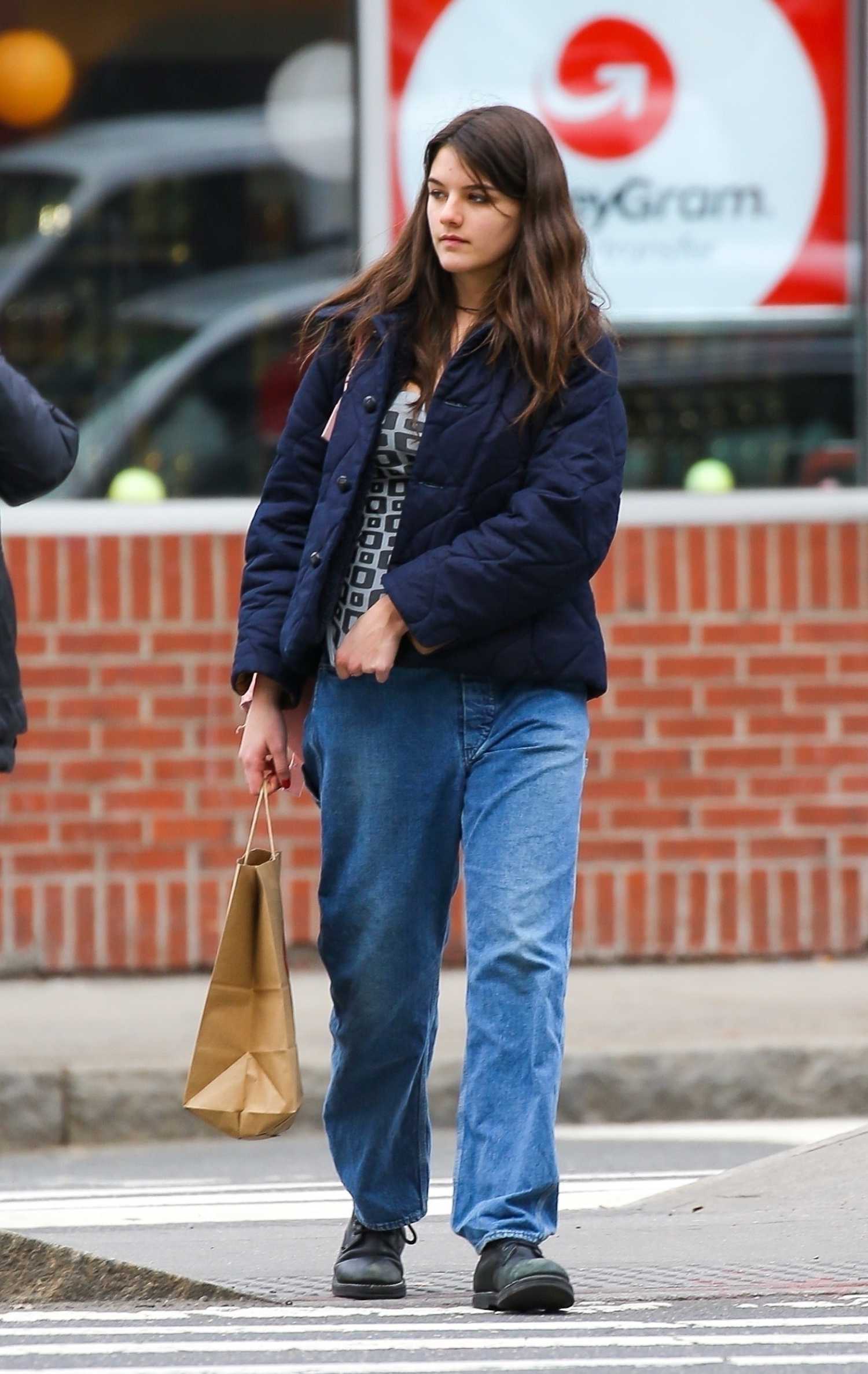 Suri Cruise – Celeb Donut