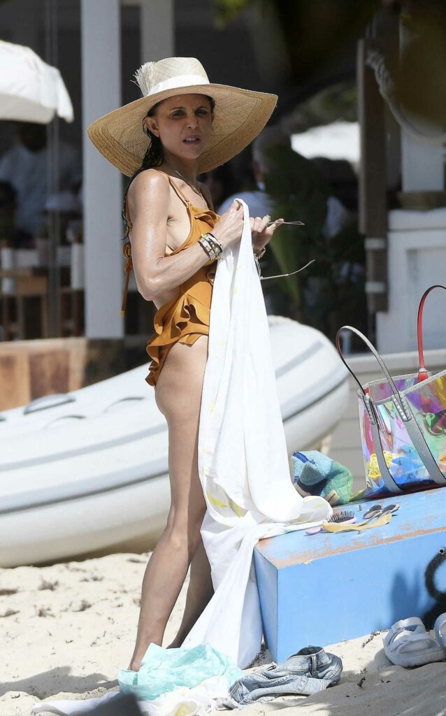 Bethenny Frankel in a Frilly Swimsuit
