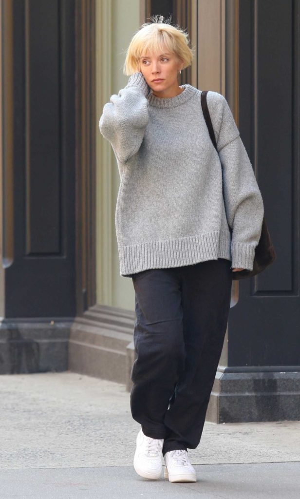 Lily Allen in a Grey Sweater