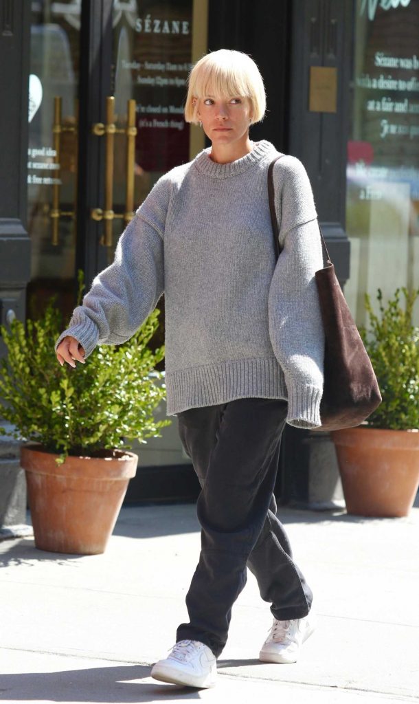 Lily Allen in a Grey Sweater