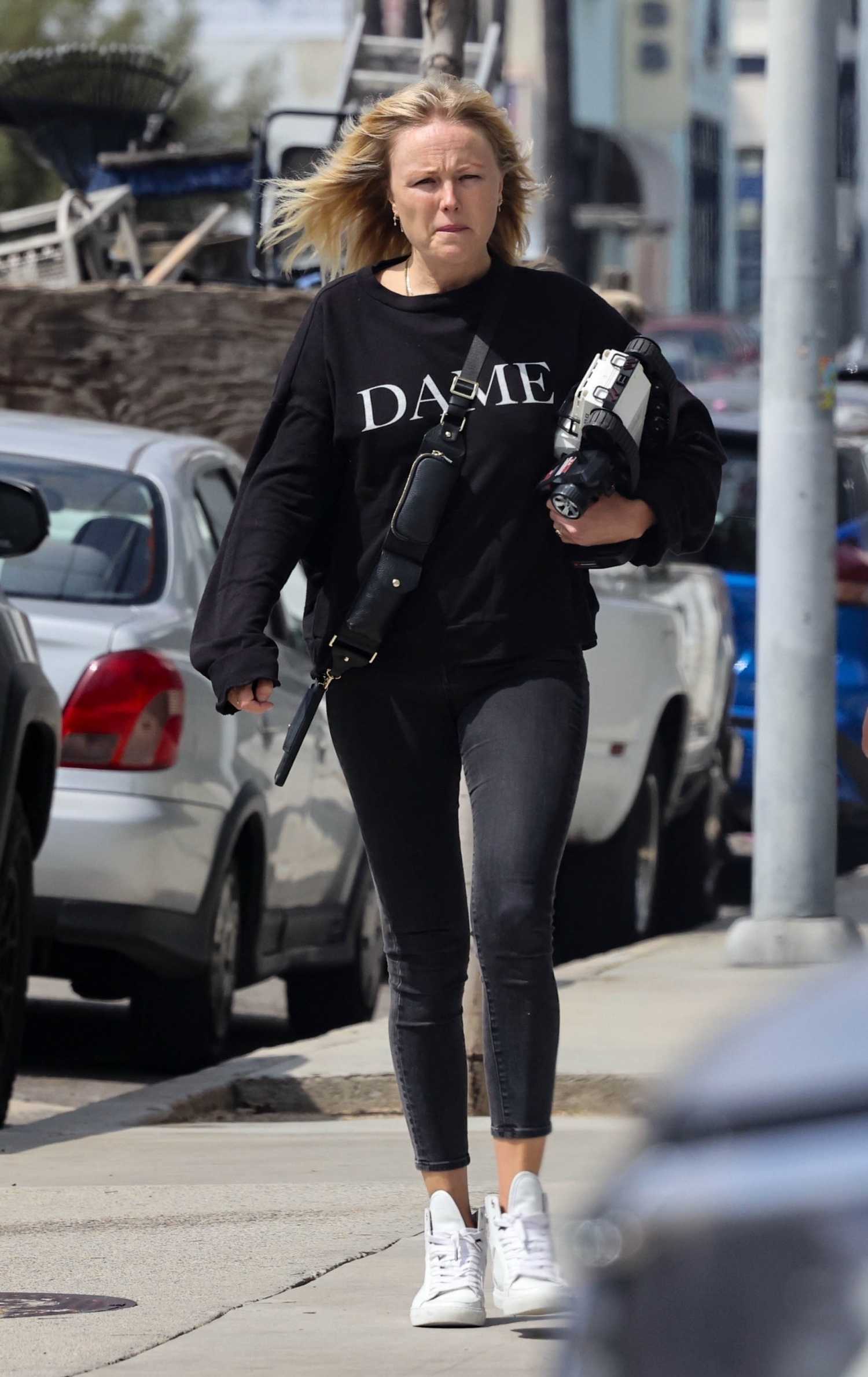 Malin Akerman in a Black Sweatshirt Was Seen Out in Los Angeles 04/17
