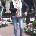 Anna Faris in a Black Jacket Was Seen Out in Pacific Palisades