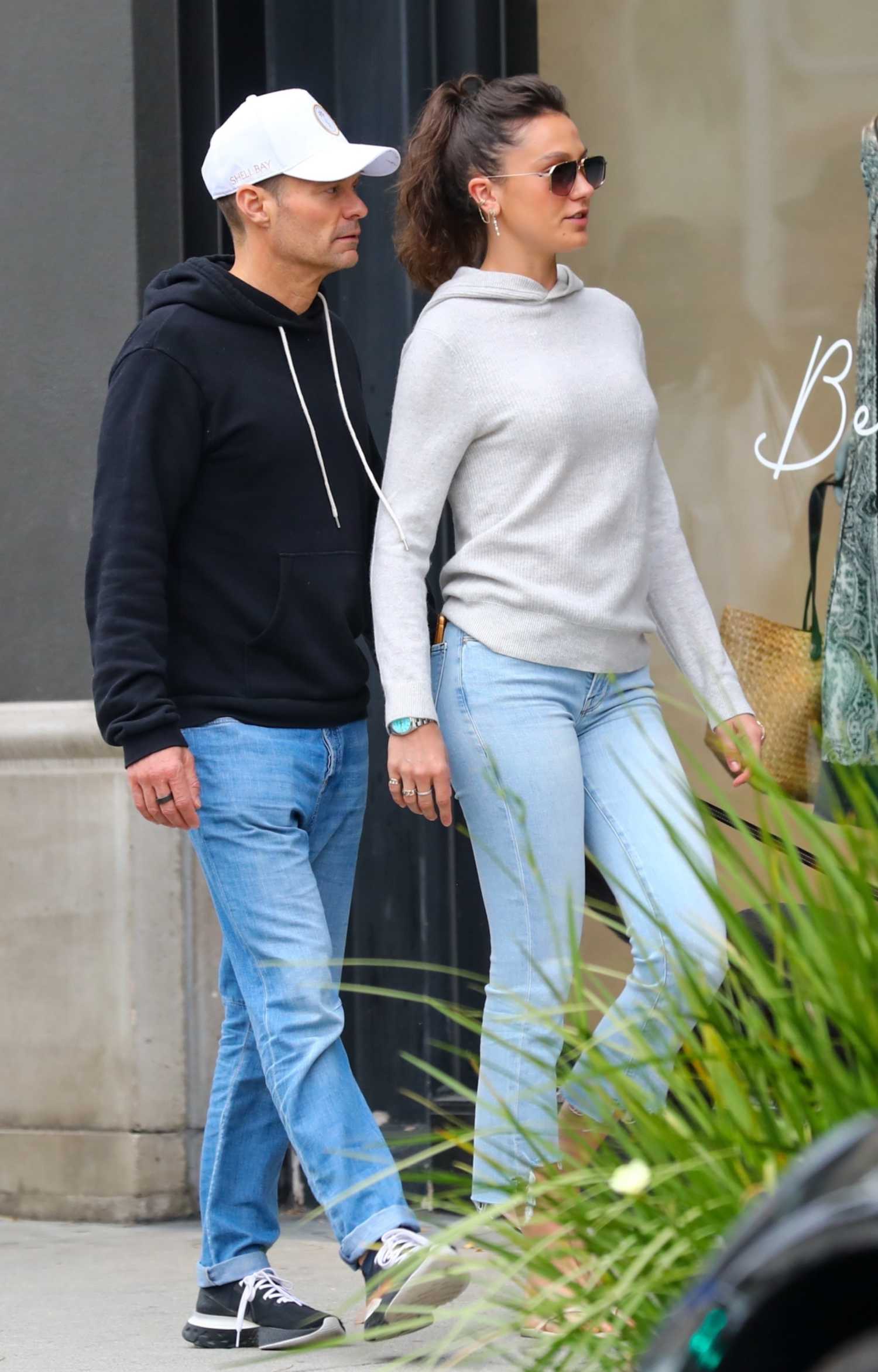 Aubrey Paige in a Grey Hoodie Was Seen Out with Ryan Seacrest in ...