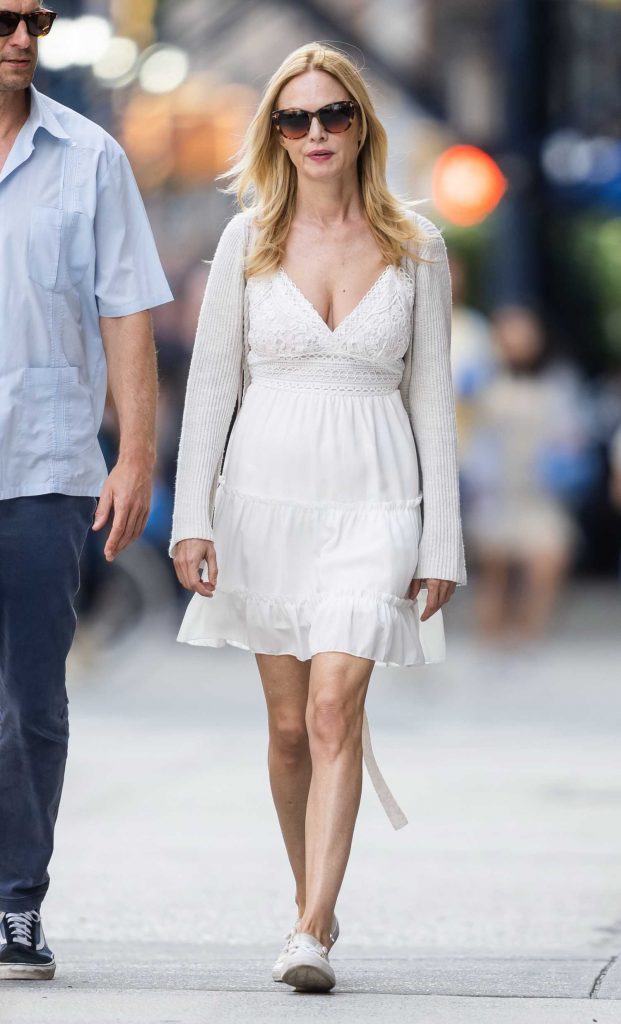 Heather Graham in a White Dress