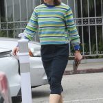 Jennifer Garner in a Striped Sweater Heads to a Meeting in the Country Mart in Santa Monica