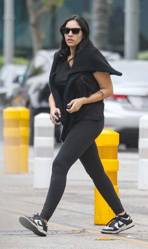 Noor Alfallah in a Black Leggings