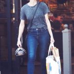 Robin Wright in a Grey Tee Goes Shopping in Los Angeles