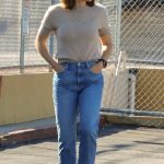 Jennifer Garner in a Blue Jeans Makes a Grocery Run at Sprouts Market in Los Angeles
