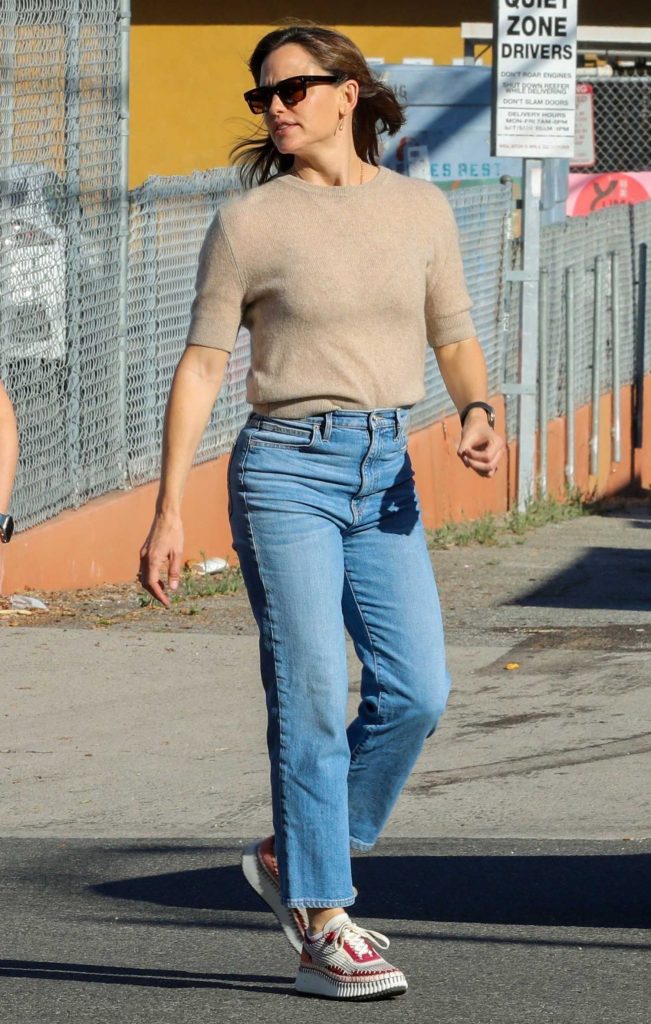 Jennifer Garner in a Blue Jeans