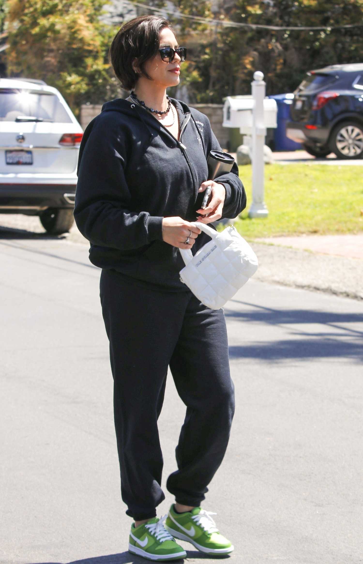 Katie Maloney In A Black Sweatsuit Arrives At Ariana Madix’s House In ...