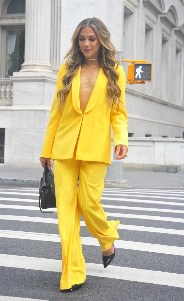 Allison Holker in a Bright Yellow Suit