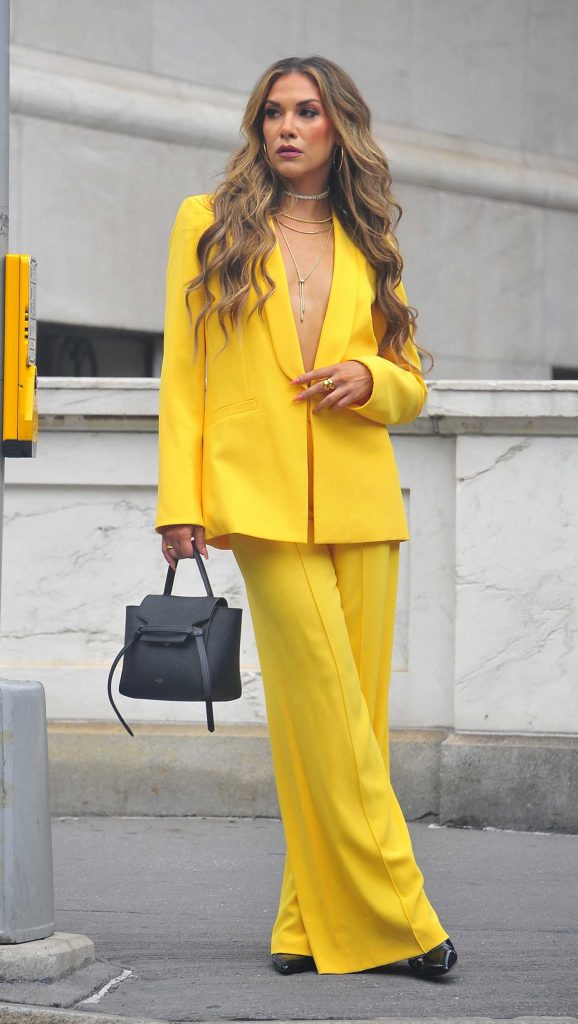 Allison Holker in a Bright Yellow Suit