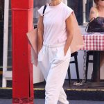 Katie Holmes in a Pink Tee Was Spotted Strolling Through Manhattan in NYC