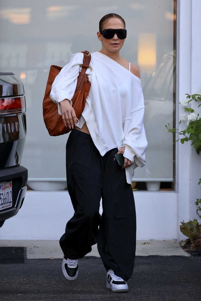 Jennifer Lopez in a Black Pants