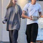 Sami Sheen in an Oversized Sweatshirt Was Spotted Out with Her  Boyfriend in Calabasas