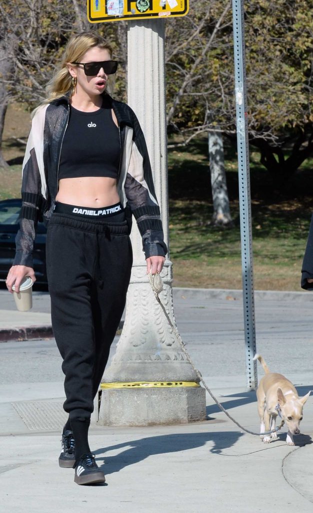 Stella Maxwell in a Black Sweatpants