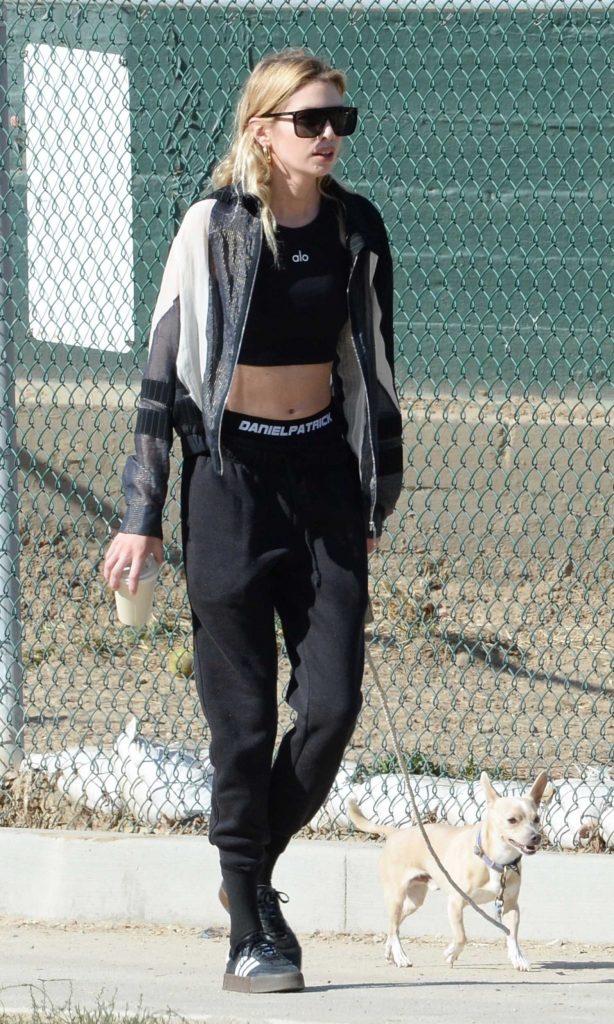 Stella Maxwell in a Black Sweatpants