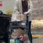 Anna Osceola in a Beige Jacket Was Seen with a Full Grocery Cart After a Shopping Trip at Gelson’s Market in Los Feliz