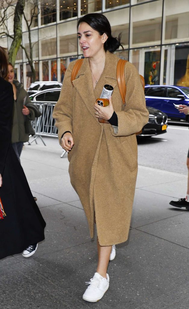 Cecily Strong in a Caramel Coloured Coat