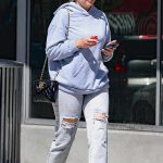 Amanda Bynes in a Blue Ripped Jeans Was Seen Out in Los Angeles