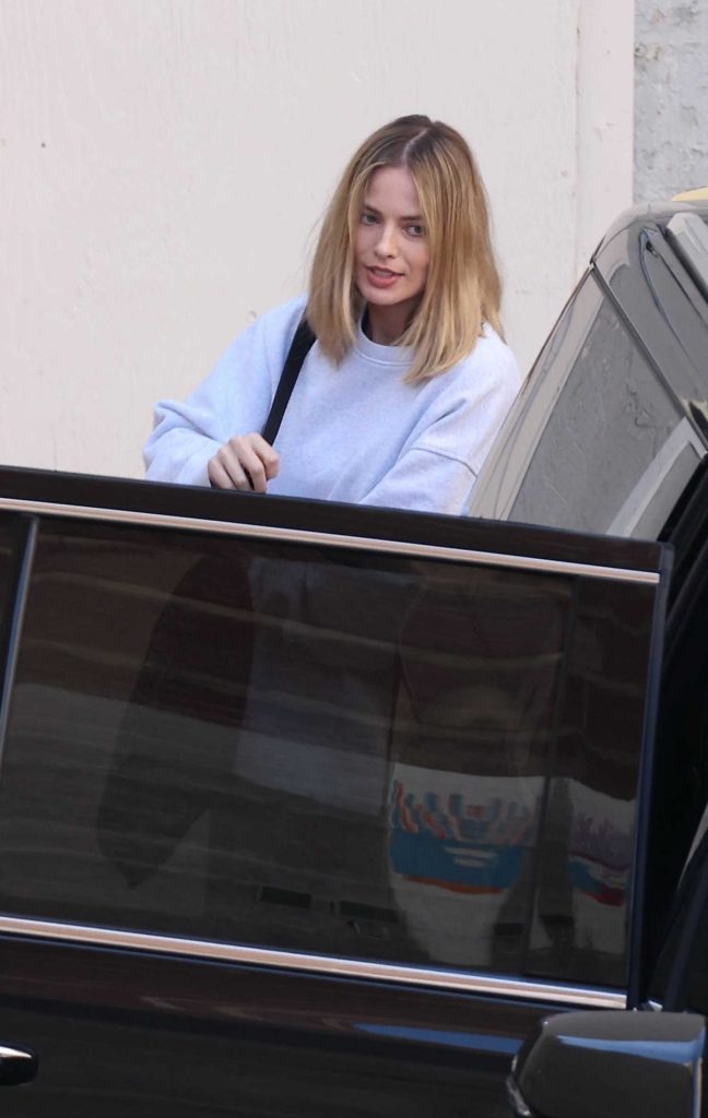 Margot Robbie in a Grey Sweatshirt