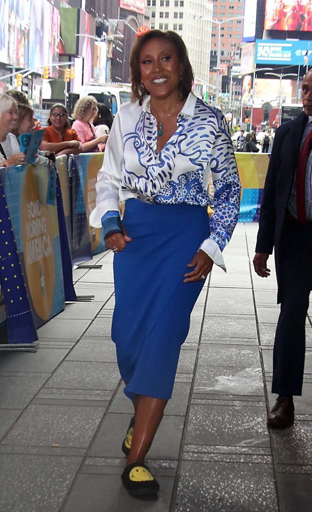 Robin Roberts in a Blue Skirt