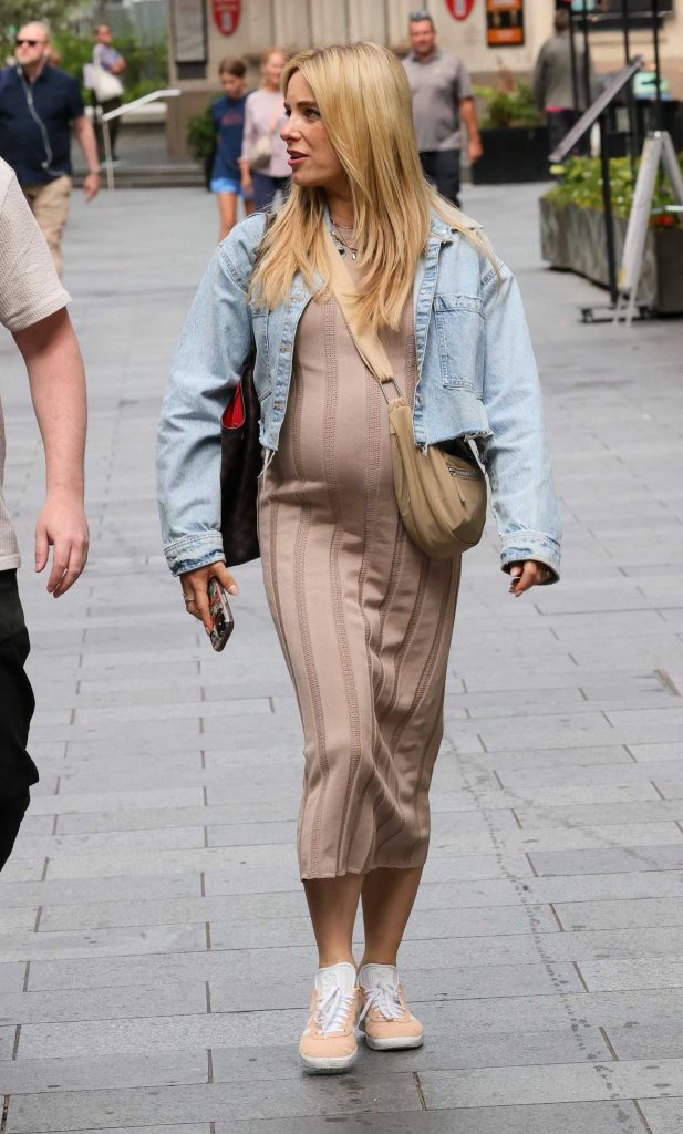 Sian Welby in a Tight Beige Maternity Dress