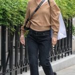 Leslie Mann in a Beige Wooly Jumper Was Seen Out in London