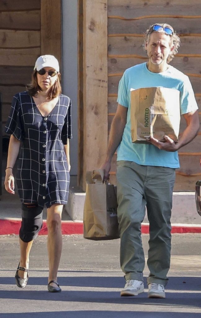 Aubrey Plaza in a White Cap