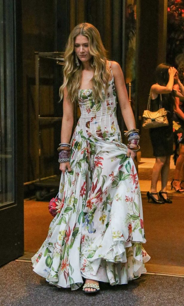 Isabela Ferrer in a White Floral Oscar de la Renta Dress