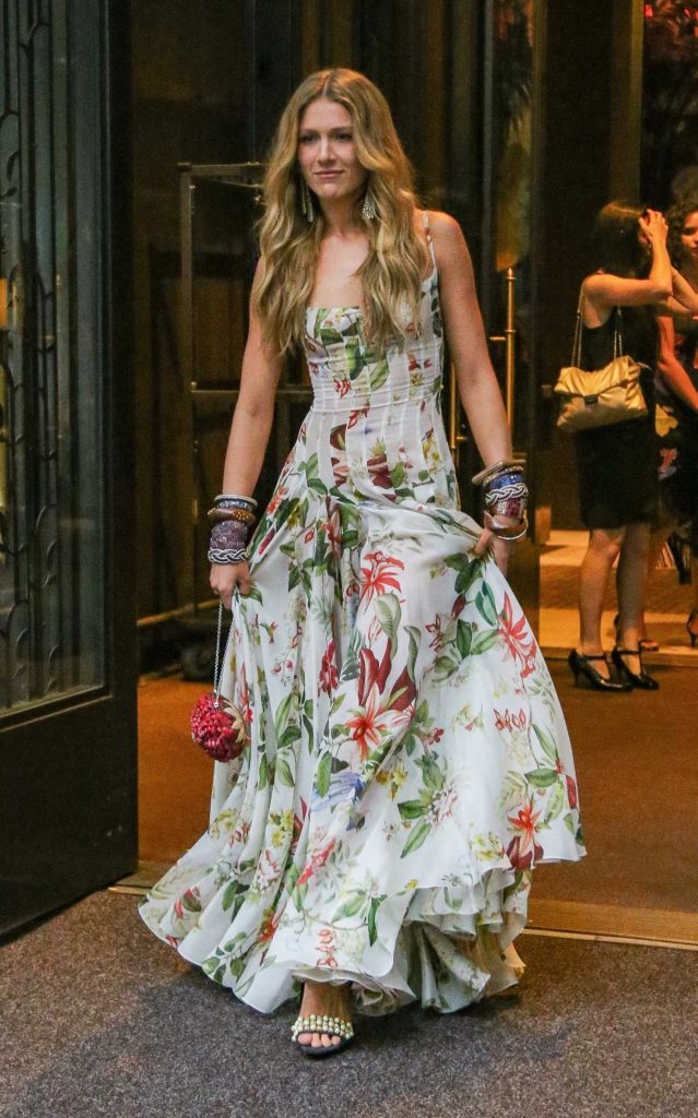 Isabela Ferrer in a White Floral Oscar de la Renta Dress