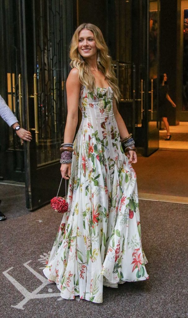 Isabela Ferrer in a White Floral Oscar de la Renta Dress