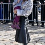 Emily Ratajkowski Attends the Loewe Fashion Show at 2024 Paris Fashion Week in Paris